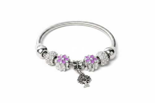 Bracelet à charms arbre de vie sur fond blanc