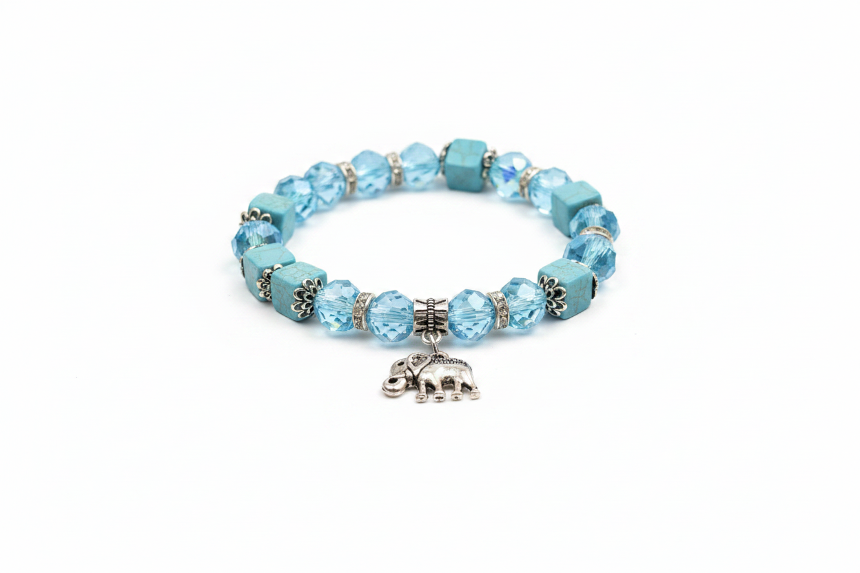 Bracelet turquoise éléphant sur fond blanc